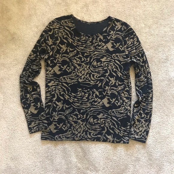 ⭐️Black/Gold, Long Sleeve Top⭐️ - Picture 3 of 7